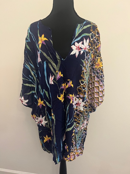 Trina Turk Other - Trina Turk Navy Floral & Geometric Swim Coverup